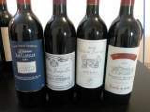 URGENT 12 bouteilles de vin 10 rouge +2 rosés