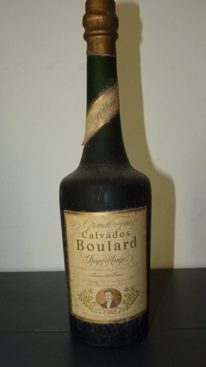 Lot important de vins blancs et rouge   Alcools blancs. Porto rouge vintage. - photo 5
